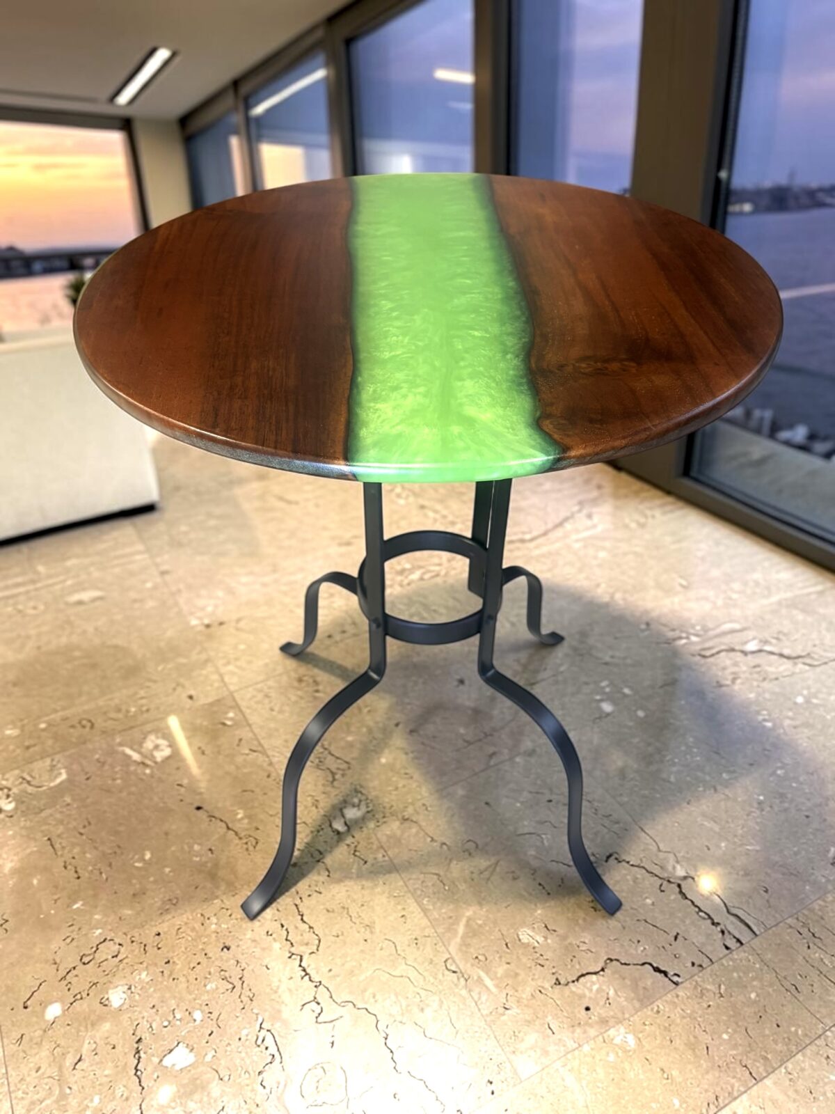 El Yapımı Epoksi & Ceviz Ağacı Yuvarlak Sehpa- Metal Ayaklı,  Designer River Table - Görsel 11